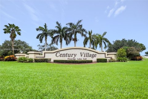 Condo in Pembroke Pines, Florida, 2 bedrooms  № 1895772 - photo 22