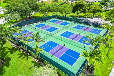 Condo in Pembroke Pines, Florida, 2 bedrooms  № 1895772 - photo 28