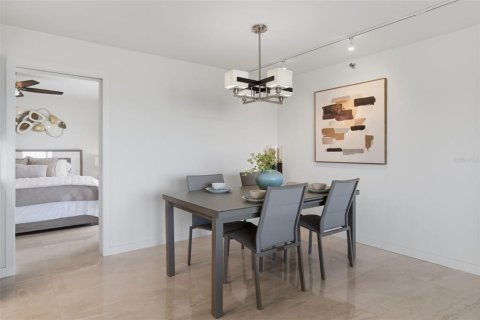 Condo in Saint Petersburg, Florida, 3 bedrooms  № 2396291 - photo 19