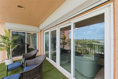 Condo in Saint Petersburg, Florida, 3 bedrooms  № 2396291 - photo 28