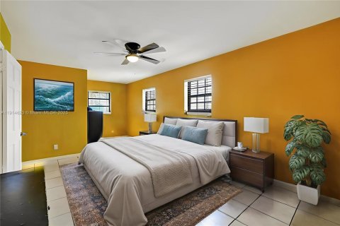 Propiedad comercial en venta en Miami Gardens, Florida, 300.07 m2 № 1970573 - foto 28