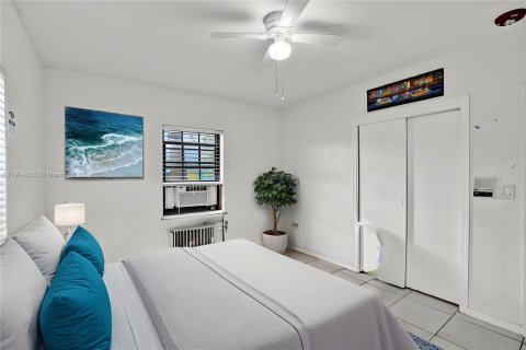 Propiedad comercial en venta en Miami Gardens, Florida, 300.07 m2 № 1970573 - foto 23