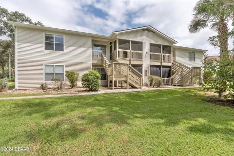 Condo in South Daytona, Florida, 2 bedrooms № 2113933 - photo 3