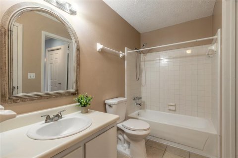 Condo in South Daytona, Florida, 2 bedrooms № 2113933 - photo 15