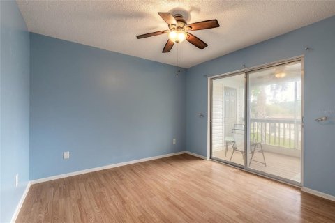 Condo in South Daytona, Florida, 2 bedrooms № 2113933 - photo 18