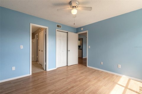 Condo in South Daytona, Florida, 2 bedrooms № 2113933 - photo 14