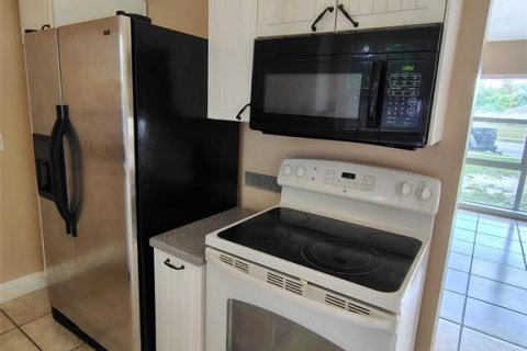 Купить виллу или дом в Киссимми, Флорида 9 комнат, 120.77м2, № 2212130 - фото 12
