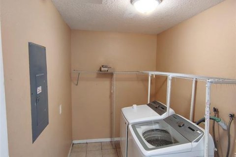 Купить виллу или дом в Киссимми, Флорида 9 комнат, 120.77м2, № 2212130 - фото 10
