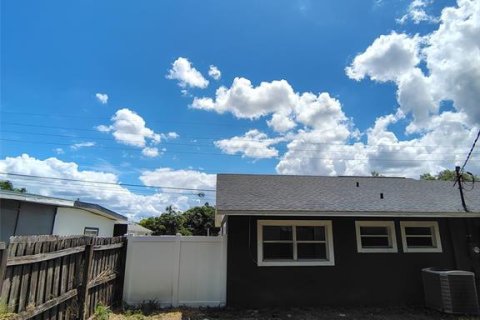 Купить виллу или дом в Киссимми, Флорида 9 комнат, 120.77м2, № 2212130 - фото 24