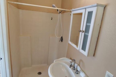 Купить виллу или дом в Киссимми, Флорида 9 комнат, 120.77м2, № 2212130 - фото 17