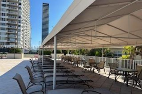 Copropriété à vendre à Hallandale Beach, Floride: 1 chambre, 74.14 m2 № 1714387 - photo 23