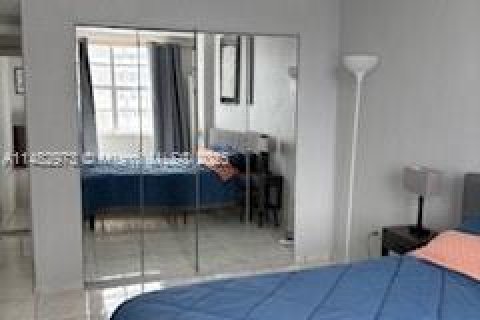 Copropriété à vendre à Hallandale Beach, Floride: 1 chambre, 74.14 m2 № 1714387 - photo 29