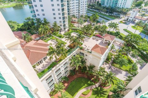 Condo in Aventura, Florida, 1 bedroom № 1969928 - photo 20
