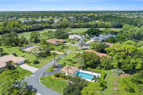 House in Palm City, Florida 3 bedrooms, 227.33 sq.m. № 2169570 - photo 3
