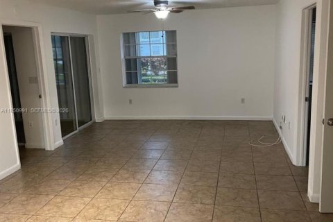 Condo in Miami, Florida, 2 bedrooms  № 1854897 - photo 11