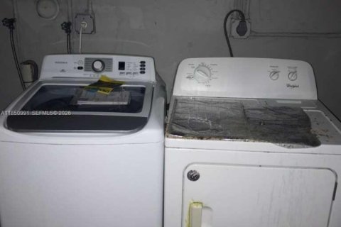 Condo in Miami, Florida, 2 bedrooms  № 1854897 - photo 20