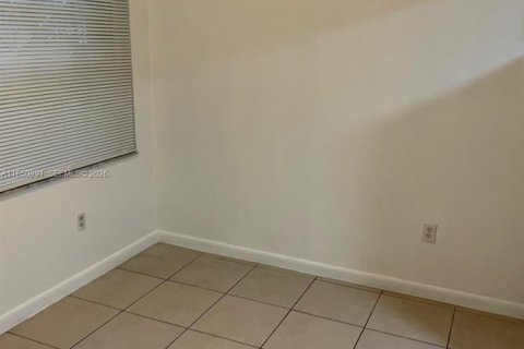 Condo in Miami, Florida, 2 bedrooms  № 1854897 - photo 14