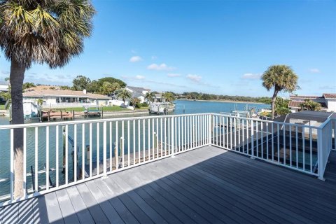 Casa en venta en Saint Petersburg, Florida, 4 dormitorios, 288.37 m2 № 2198477 - foto 25