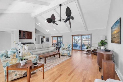 Casa en venta en Saint Petersburg, Florida, 4 dormitorios, 288.37 m2 № 2198477 - foto 6