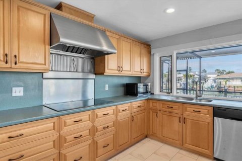 Casa en venta en Saint Petersburg, Florida, 4 dormitorios, 288.37 m2 № 2198477 - foto 10