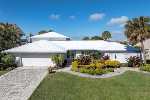 Casa en venta en Saint Petersburg, Florida, 4 dormitorios, 288.37 m2 № 2198477 - foto 2