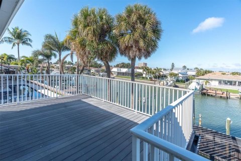 Casa en venta en Saint Petersburg, Florida, 4 dormitorios, 288.37 m2 № 2198477 - foto 24