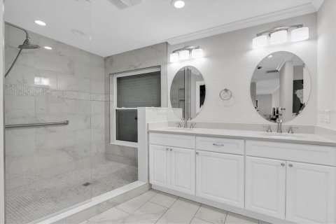 Casa en venta en Saint Petersburg, Florida, 4 dormitorios, 288.37 m2 № 2198477 - foto 14