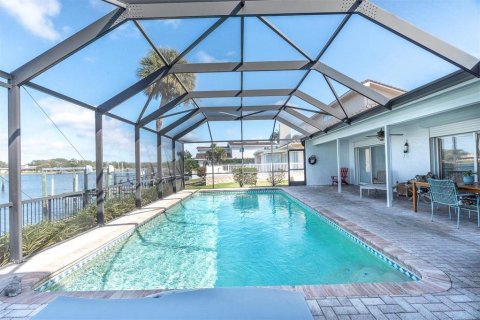 Casa en venta en Saint Petersburg, Florida, 4 dormitorios, 288.37 m2 № 2198477 - foto 29