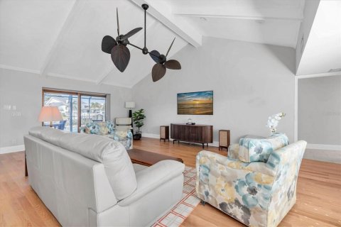 Casa en venta en Saint Petersburg, Florida, 4 dormitorios, 288.37 m2 № 2198477 - foto 7