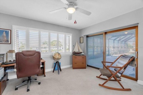 Casa en venta en Saint Petersburg, Florida, 4 dormitorios, 288.37 m2 № 2198477 - foto 17