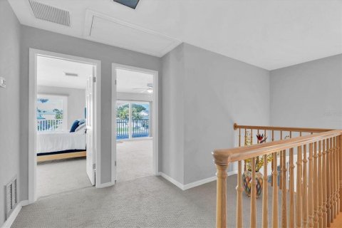 Casa en venta en Saint Petersburg, Florida, 4 dormitorios, 288.37 m2 № 2198477 - foto 19
