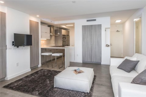 Condominio en alquiler en Miami Beach, Florida, 42.83 m2 № 2339925 - foto 9