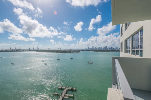 Studio à Condo à Miami Beach, Floride № 2339925