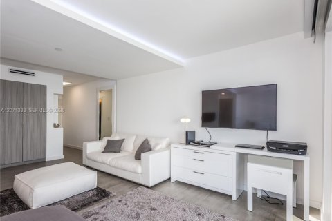 Condominio en alquiler en Miami Beach, Florida, 42.83 m2 № 2339925 - foto 4