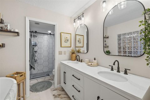 Townhouse in Clearwater, Florida 3 bedrooms, 134.71 sq.m. № 2206694 - photo 18