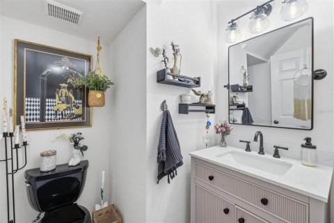 Townhouse in Clearwater, Florida 3 bedrooms, 134.71 sq.m. № 2206694 - photo 12