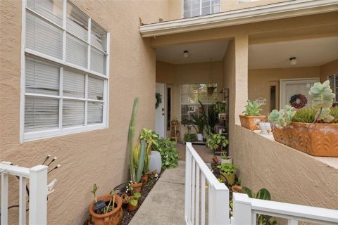 Townhouse in Clearwater, Florida 3 bedrooms, 134.71 sq.m. № 2206694 - photo 2
