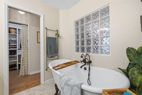 Townhouse in Clearwater, Florida 3 bedrooms, 134.71 sq.m. № 2206694 - photo 19