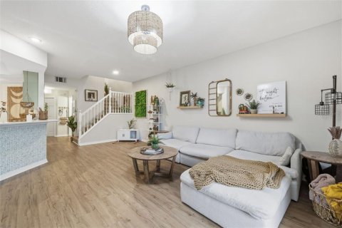Townhouse in Clearwater, Florida 3 bedrooms, 134.71 sq.m. № 2206694 - photo 4