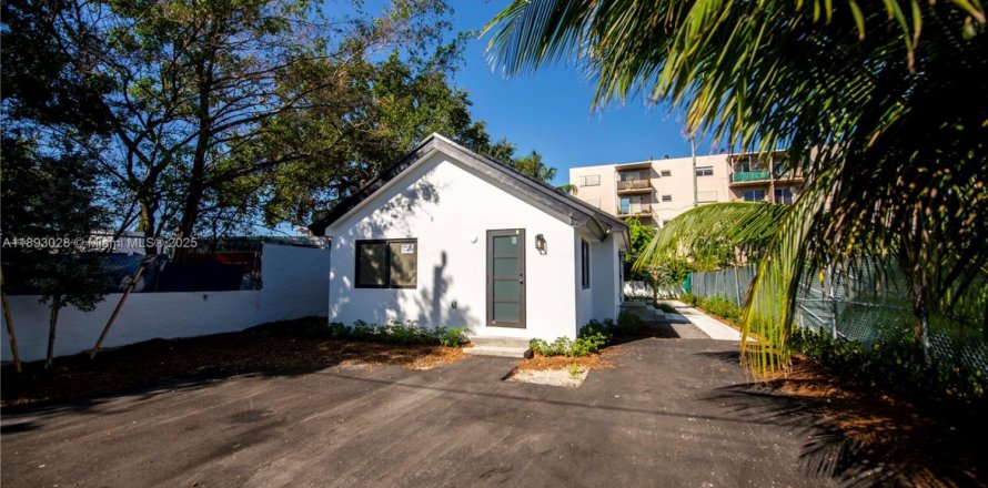 Villa ou maison à Miami, Floride 2 chambres, 92.16 m2 № 1946738