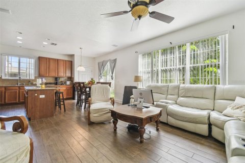 House in Land O' Lakes, Florida 4 bedrooms, 246.01 sq.m. № 1784460 - photo 9