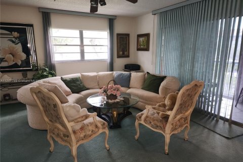 Condo in Pembroke Pines, Florida, 2 bedrooms  № 1811529 - photo 5