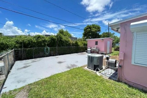 Villa ou maison à vendre à Miami, Floride: 3 chambres, 153.01 m2 № 2281639 - photo 18