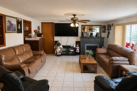 Villa ou maison à vendre à Miami, Floride: 3 chambres, 153.01 m2 № 2281639 - photo 5