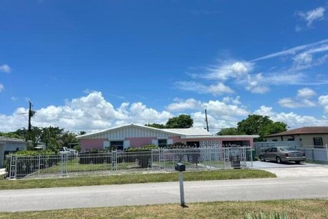 Villa ou maison à vendre à Miami, Floride: 3 chambres, 153.01 m2 № 2281639 - photo 2