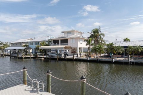 House in Matlacha, Florida 2 bedrooms, 88.35 sq.m. № 1655833 - photo 11