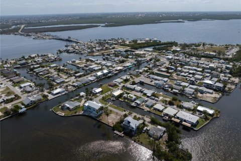 House in Matlacha, Florida 2 bedrooms, 88.35 sq.m. № 1655833 - photo 17