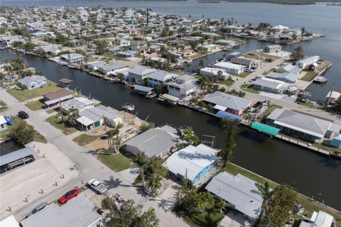 House in Matlacha, Florida 2 bedrooms, 88.35 sq.m. № 1655833 - photo 10