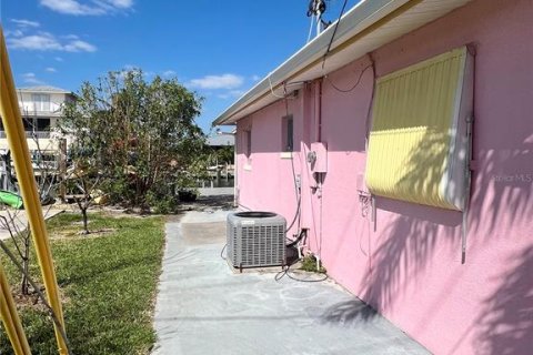 House in Matlacha, Florida 2 bedrooms, 88.35 sq.m. № 1655833 - photo 30