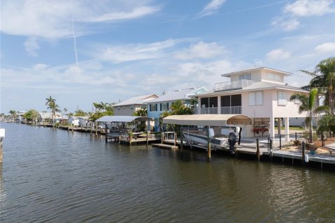 House in Matlacha, Florida 2 bedrooms, 88.35 sq.m. № 1655833 - photo 20